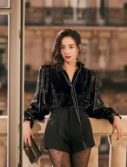 11月7日,知名台湾女星张钧甯为了呈现电影《追缉》中吴洁的破碎感状态