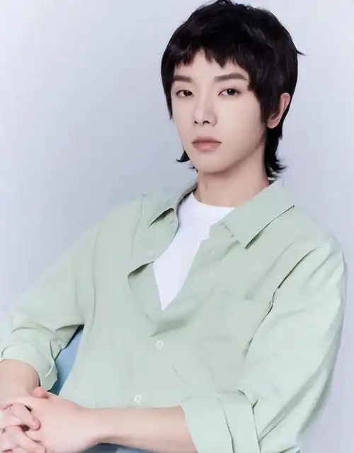 华晨宇背景曝光!难怪张碧晨不要事业都要给他生孩子!