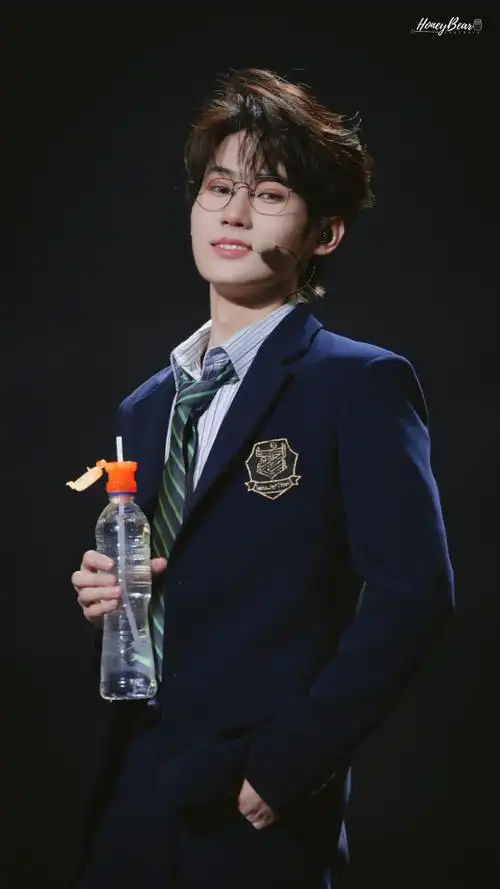 张真源奔跑吧##时代少年团cha了初雪