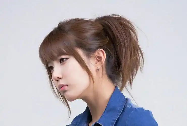 齐刘海发型图片女马尾有哪些扎法 我们来选择一款合适的-图2