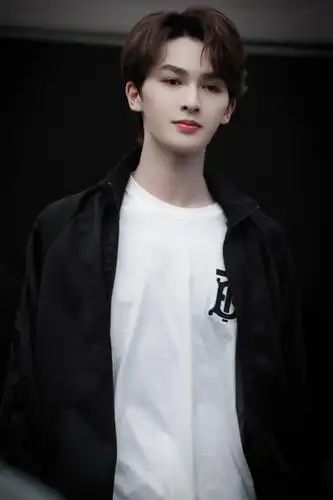 朱正廷薇娅直播回顾整理不放过任何一个宣传新歌机会的正正