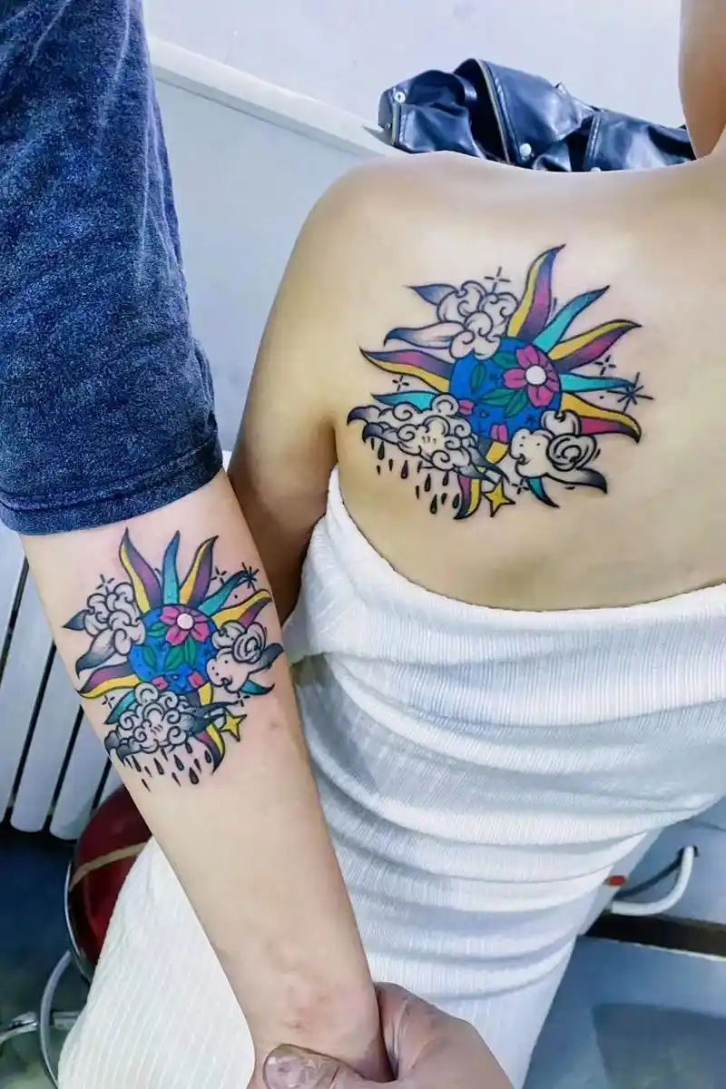 情侣纹身大臂彩色龙