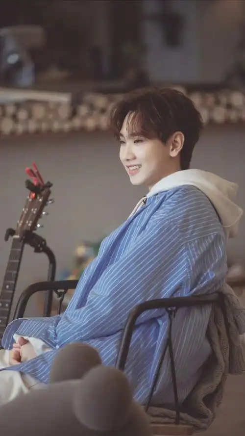 汪苏泷祝大家新的一年甜如蜜##汪苏泷让大家快乐秘诀要牢记