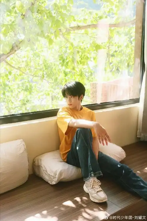 青年演员刘耀文##刘耀文炫迈品牌全球代言人
