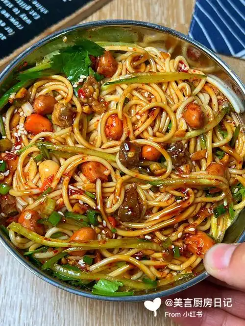 我妈手把手教我做的拌面75真的太好吃啦75