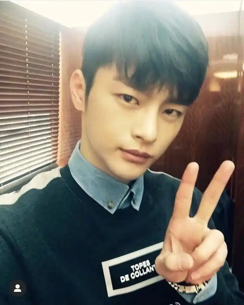 韩国男星徐仁国36岁身高180,是歌手和演员,演绎很多好看的 - 抖音