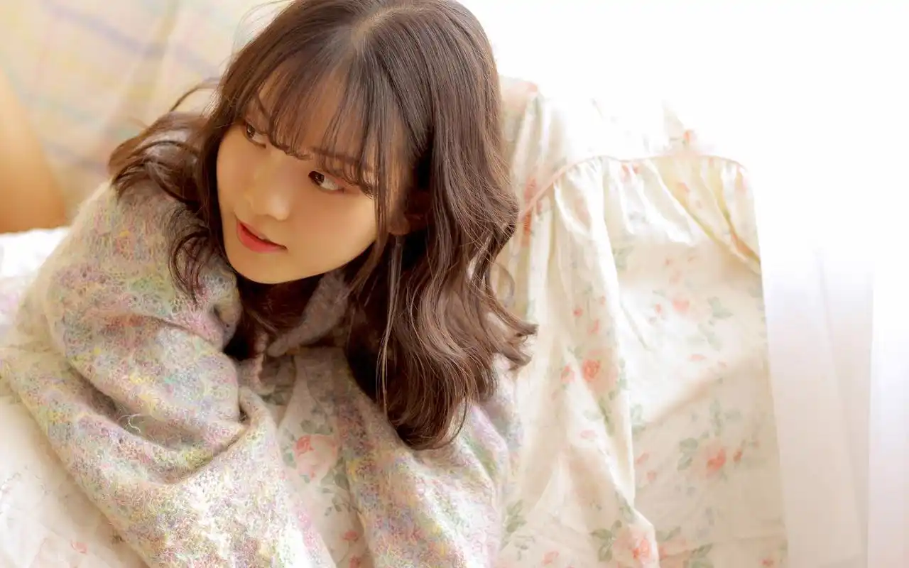 清纯可爱美少女唯美写真桌面壁纸高清大图预览1920x1200_美女壁纸下载