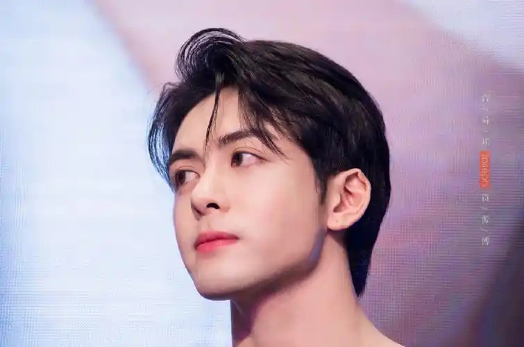 曾舜晞的耳朵是向里折的07