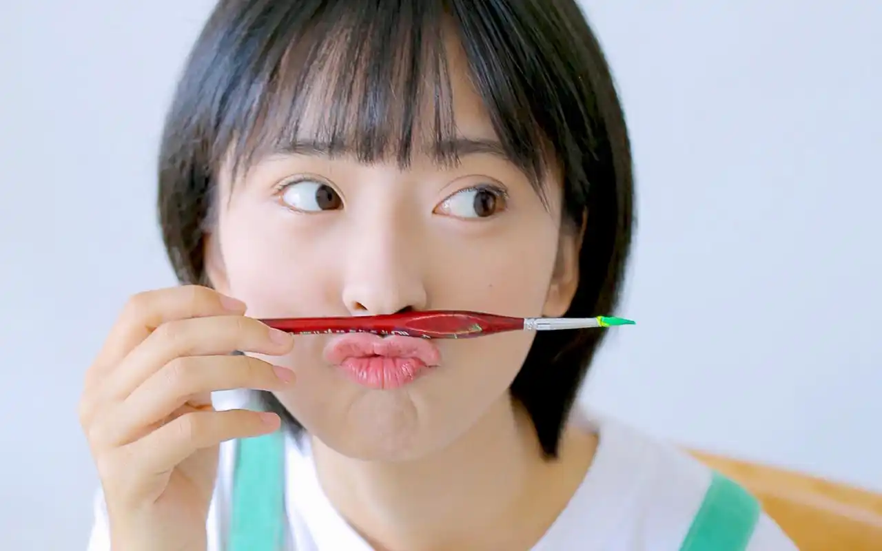 短发俏皮少女清新文艺写真图片壁纸