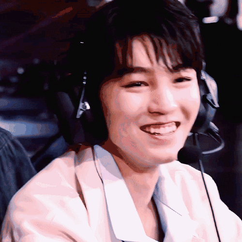 王俊凯献唱英雄联盟主题曲##王俊凯新歌成为英雄预告