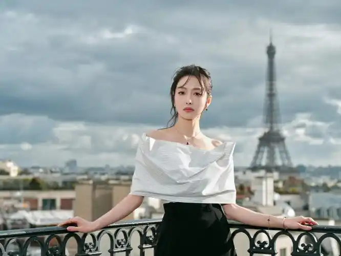 宋茜巴黎时装周