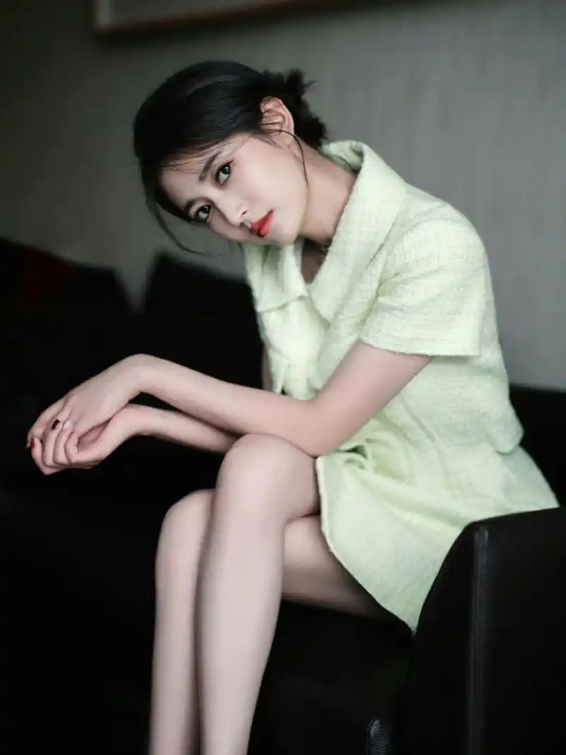 星闻#  陈钰琪,颜值高身材好,穿旗袍也很有味道! #陈钰琪