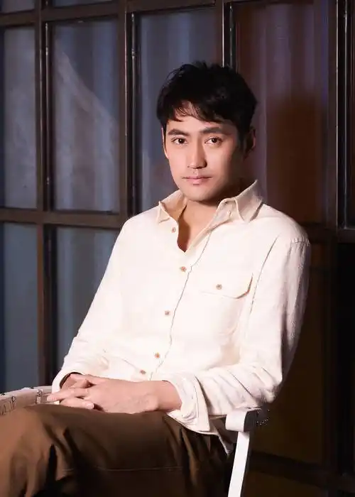 袁弘人生不疾不徐丨人物