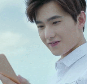 杨洋gif笑容gif手机gif牙齿gif可爱gif白衬衣gif