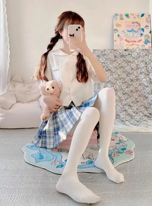 谁能拒绝奶呼呼的白色打底裤啊