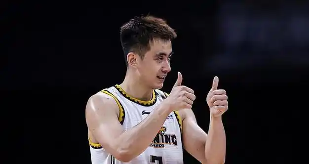 中国男篮集训第1天队长已有人选主抓3大基本功6人竞争激烈