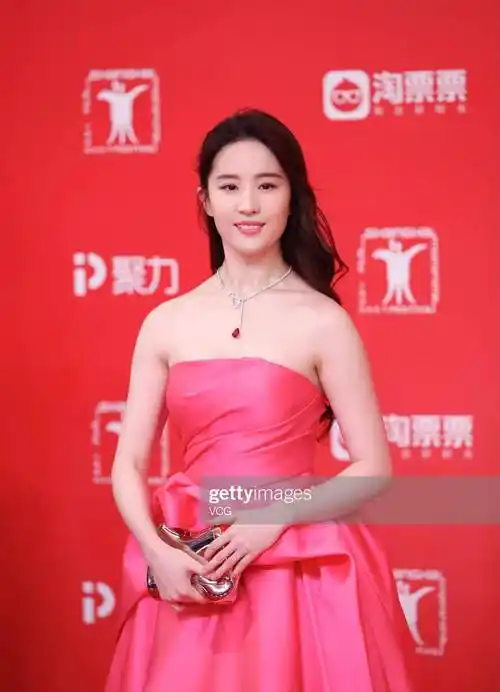 刘亦菲状态真实,杨幂赵奕欢依旧有料_身材_杨紫_礼服