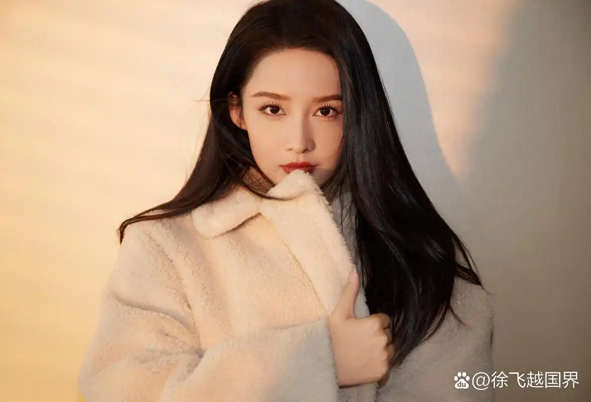 《七夜雪》:首发剧照 由曾舜晞和李沁主演的《七夜雪》近期发布了首版