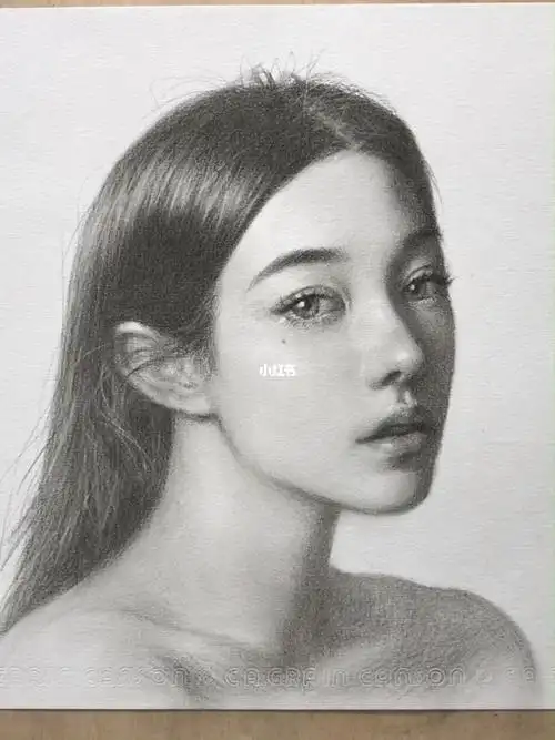 每日一画高级脸女孩素描绘画
