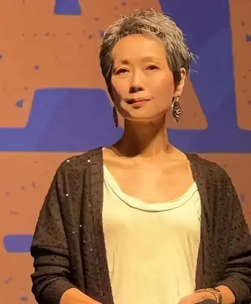 满头白发的她,演技再次封神|叶童|梁家辉|林青霞|张国荣|实力派演员