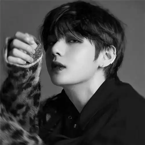 黑白男生头像高冷气质高清图片