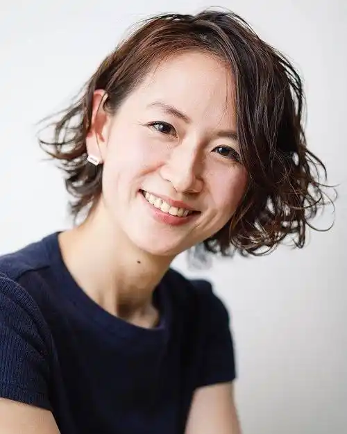 50岁女人:为什么建议你剪短发?