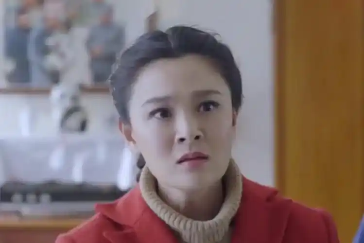 女,都市情感剧《 a target="_blank" href="/item/黄大妮/19547962"