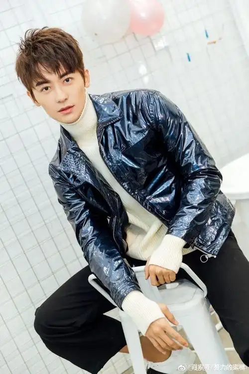 赵志伟,1994年8月8日出生于甘肃兰州,中国内地男演员,歌手,毕业于上海