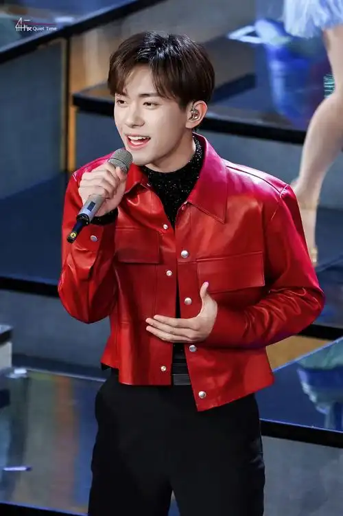 易烊千玺央视春晚