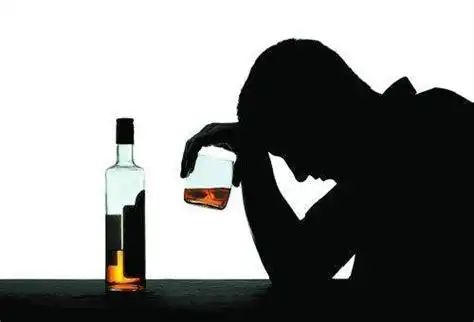 喝酒微醺的唯美图片喝酒照片真实图片2022已更新今日热点