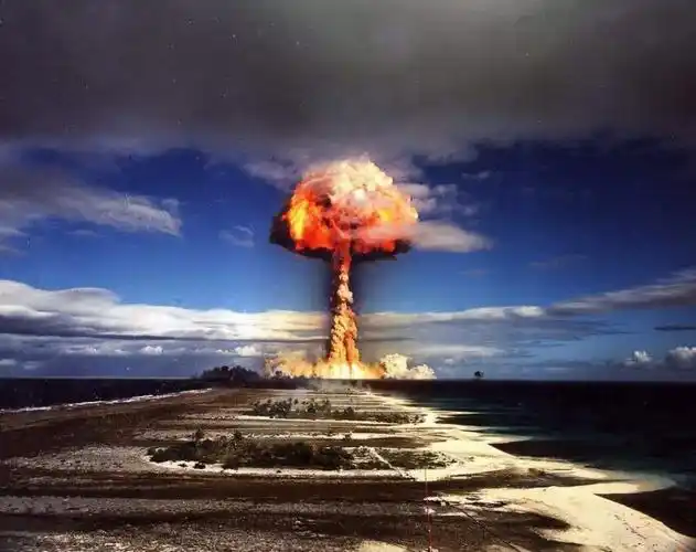 吓人世界最惨导弹爆炸事件160名顶尖专家瞬间被气化