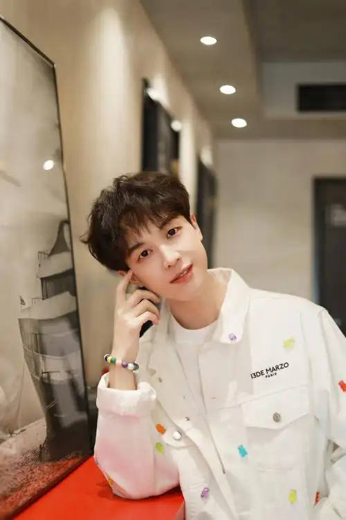 cv倒霉死勒超话#倒霉死勒生日快乐#今日关键词:梅梅,暖阳,小动物活力