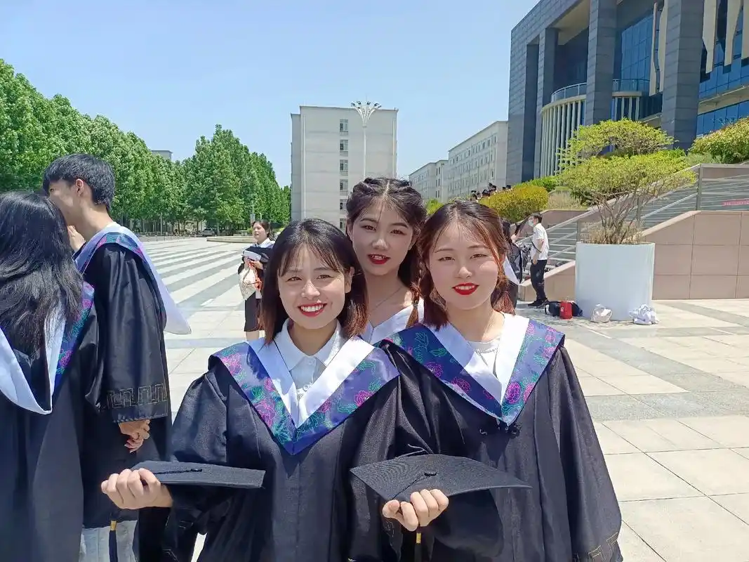 医学学士服的垂布是白色,那是国家救死扶伤的颜色.95 #大学 - 抖音