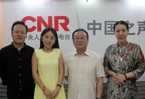 著名男高音歌唱家蒋大为与第二炮兵政治部文工团青年歌唱家王喆做客