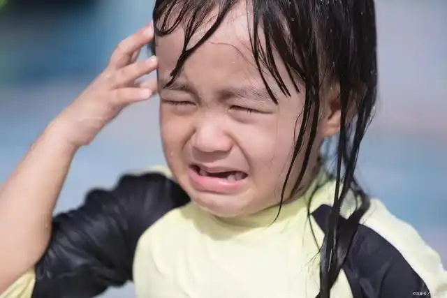 孩子上幼儿园总是哭,家长束手无策,进来看看你就找到答案了