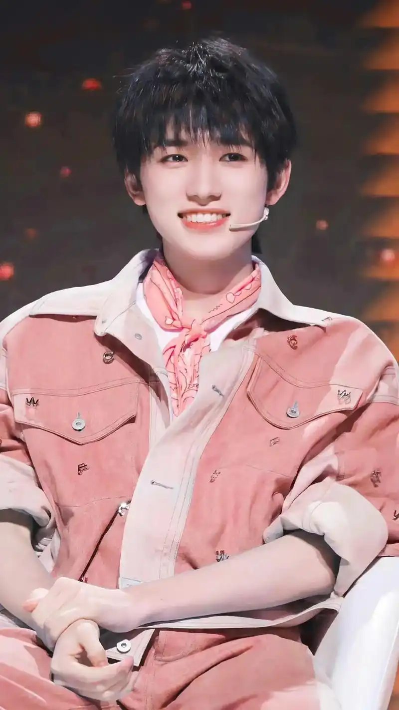 甜甜的轩轩93#宋亚轩 #治愈系笑容 #宝藏男孩 #向全世界 - 抖音