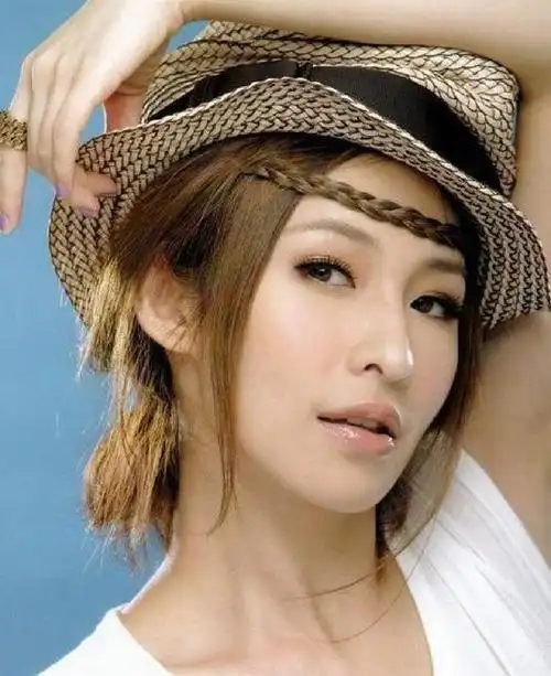 原创鲜肉收割机萧亚轩为什么这么性感