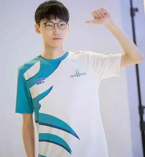 dwg上单nuguri:要和kiin学习,成为世界第一上单