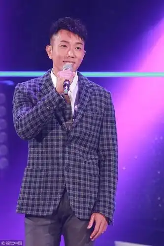 51岁周慧敏抹胸裙冻龄似小仙女 刘浩龙否认跟容祖儿同游日本