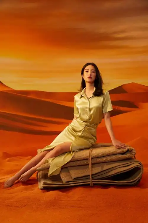 【5.27 杨采钰】farfetch发发奇康米提来源于「farf.