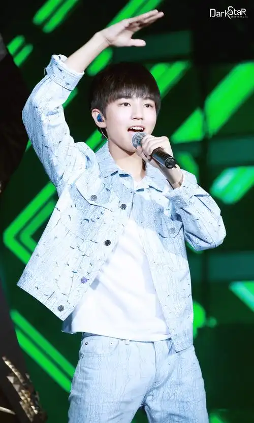 王俊凯# 160921 王俊凯17岁生日会 高清9p