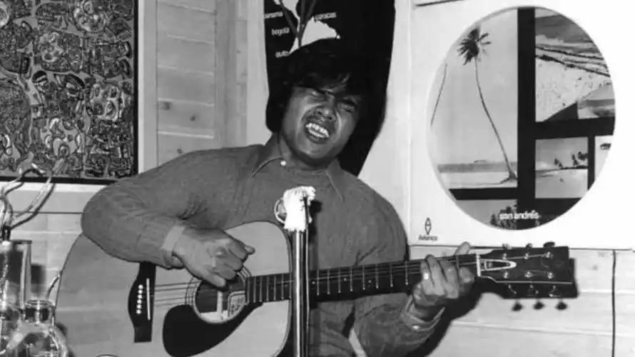 55岁才出第一张专辑,被封杀10年后,他打败了所有巅峰?