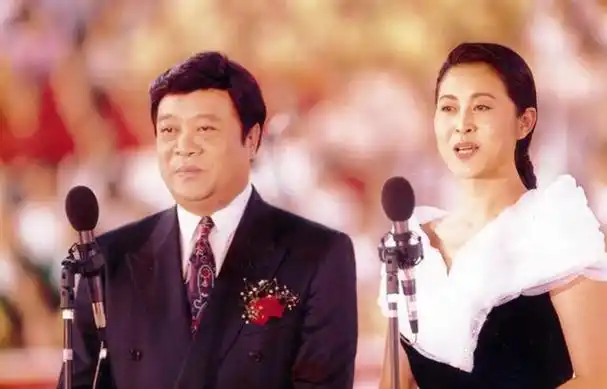 倪萍年轻时有多美气质不输王祖贤不愧是曾经的央视一姐