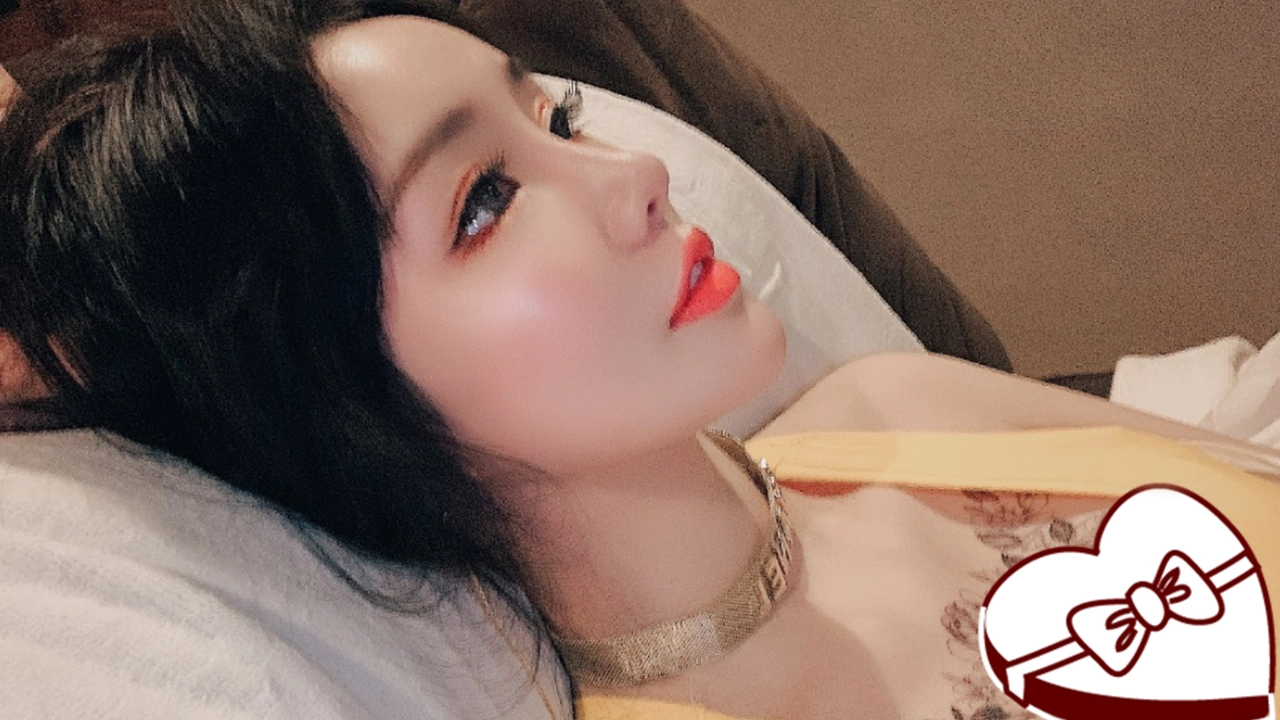 全网"最大胆"女主播!虎牙零度违规7次被官方冻结,被迫选择停播