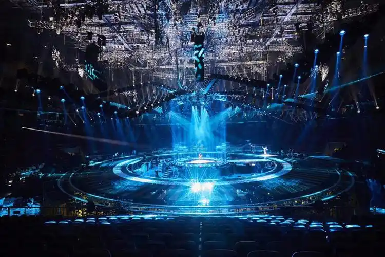 江苏卫视2018跨年演唱会揭面舞台视觉:江苏卫视这次又赢了!