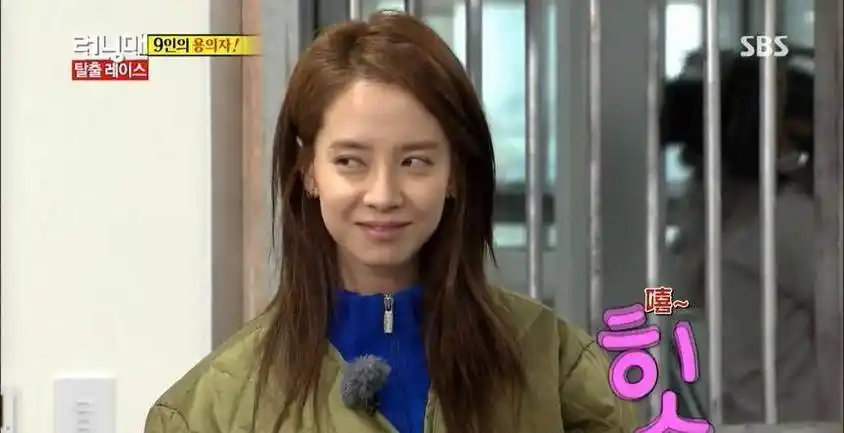 主演了浪漫喜剧《急诊男女》,《前女友俱乐部》,《老婆这周要出墙》