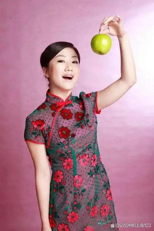 新老娘舅主持杨蕾再次发文言辞中充满压力和辛劳