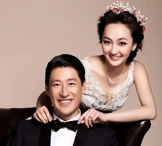 10对低调的明星夫妻,看似平平淡淡,实际恩爱有加,让