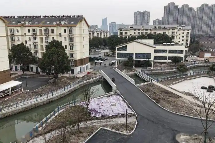 花桥金城花园完成改造升级!_小区_停车位_群众