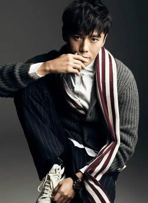 秦昊算是大器晚成的一名男演员,35岁才真正的出圈,他也经过一段很迷茫